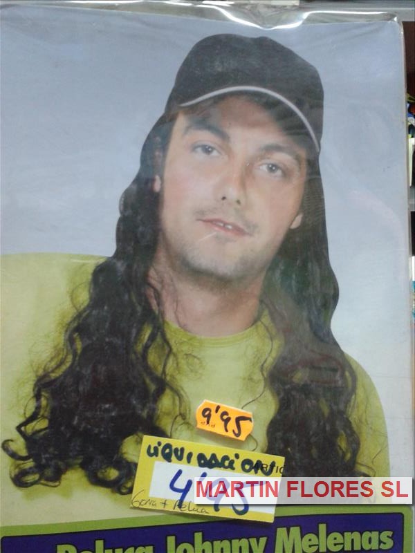 Gorra con peluca negra