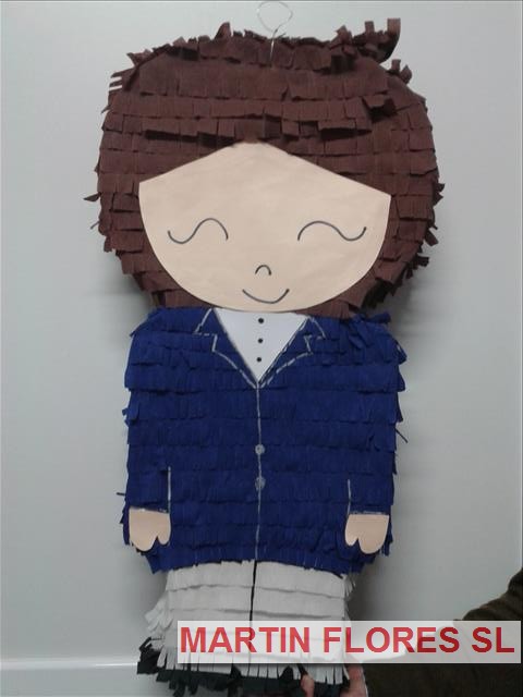 Piñata niño Comunión forma