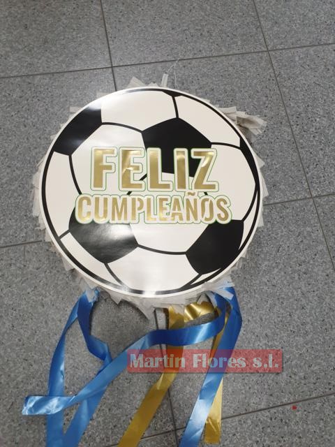 Piñata pelota de fútbol, Pelota de fútbol con cintas