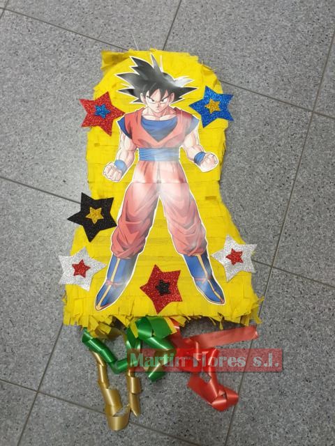 Piñata 3d manga Goku y Disfraces niños baratos sevilla Piñata 3d manga Goku y Disfraces niños baratos sevilla