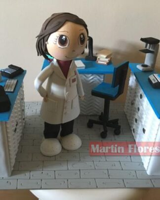 Muñeco fofucha ingeniero con oficina