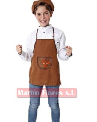 Castañero niño marrón